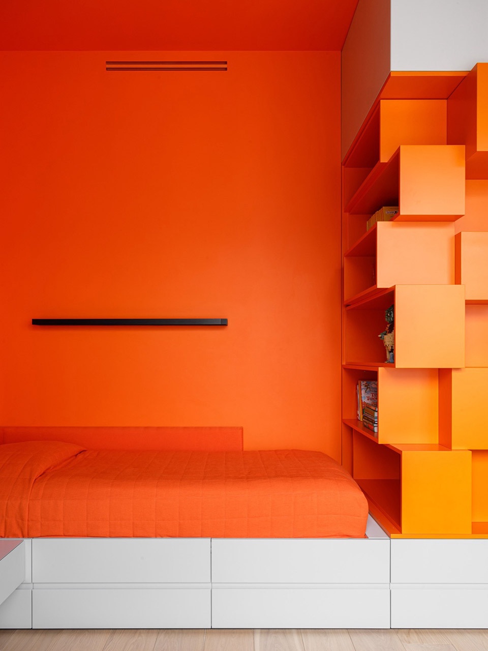 Manifest of Digital Aesthetics in a Residential Interior