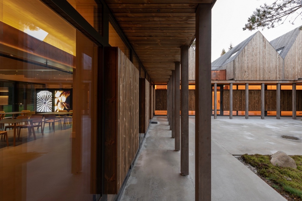 SANCTUM Nature Therapy Retreat by arches zb9