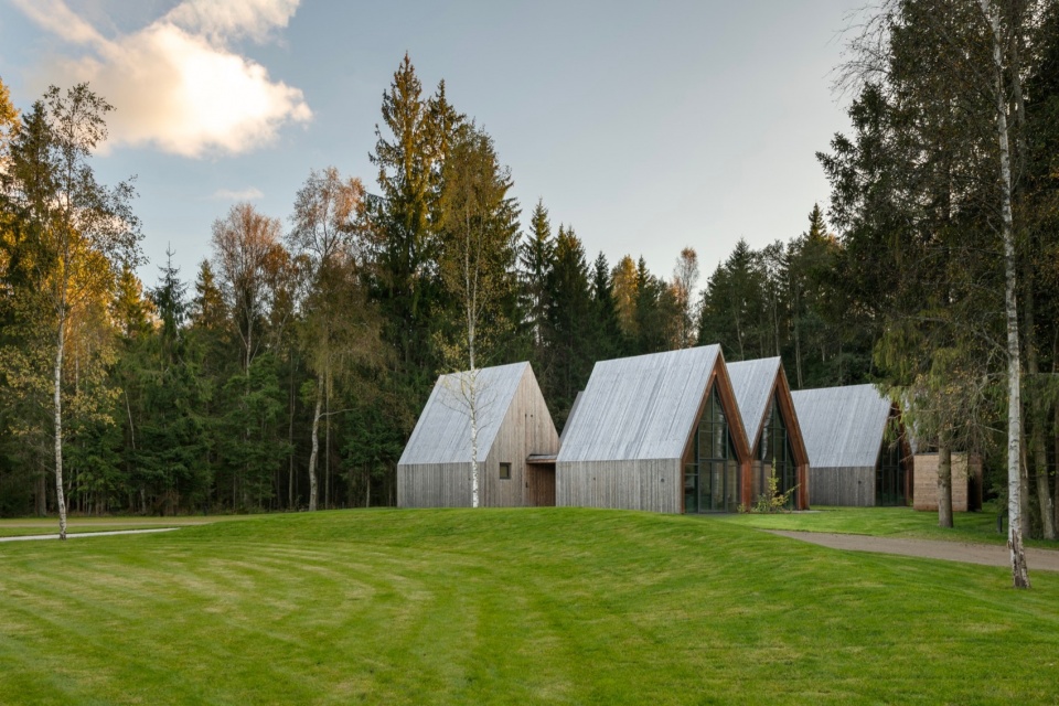 SANCTUM Nature Therapy Retreat by arches enn