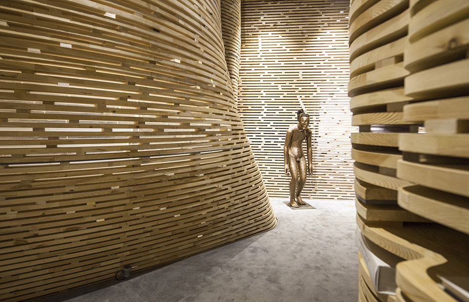 Poly Jewel Show Room 3