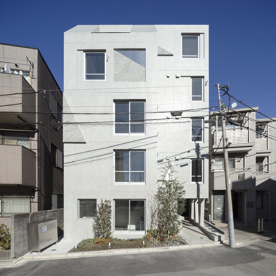 SHIN NAKANO trapezoidal by Ryuichi Sasaki Architecture