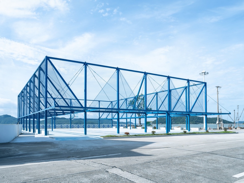 blue court by found projects atelier noirs