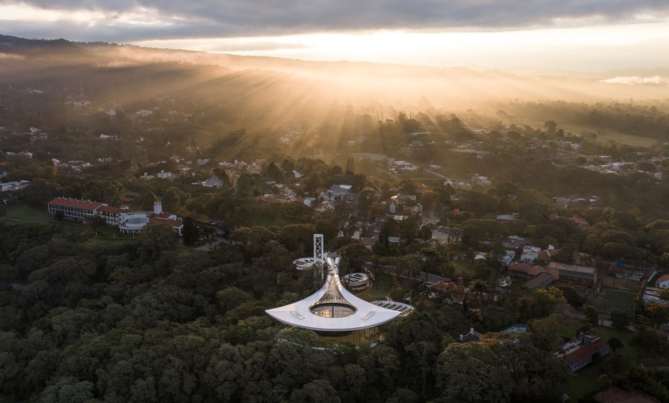 lola mora cultural center by pelli clarke partners