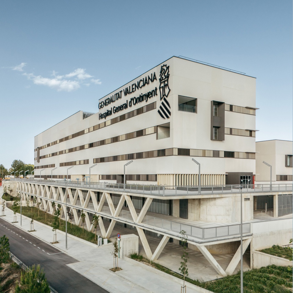 new ontinyent hospital by contell martinez arquitectos