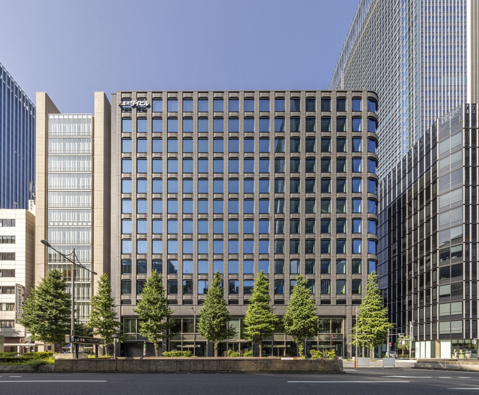 yaesu daibiru building by nikken sekki