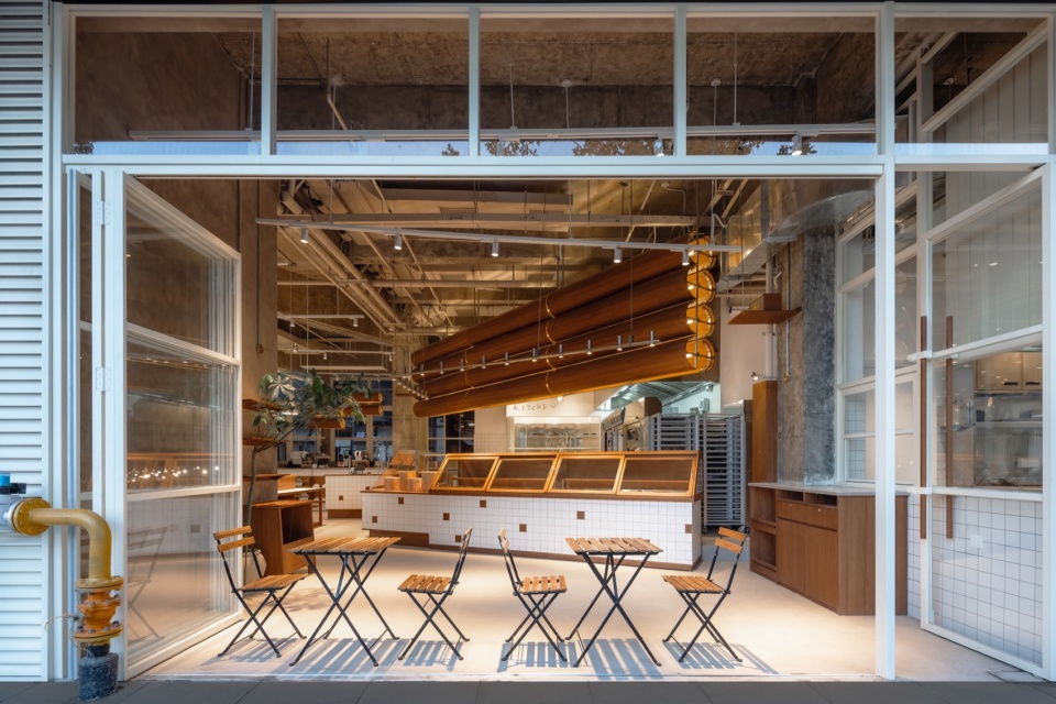 Giant Mama Bixiang Chuxiang Lane by Whatever Design Office