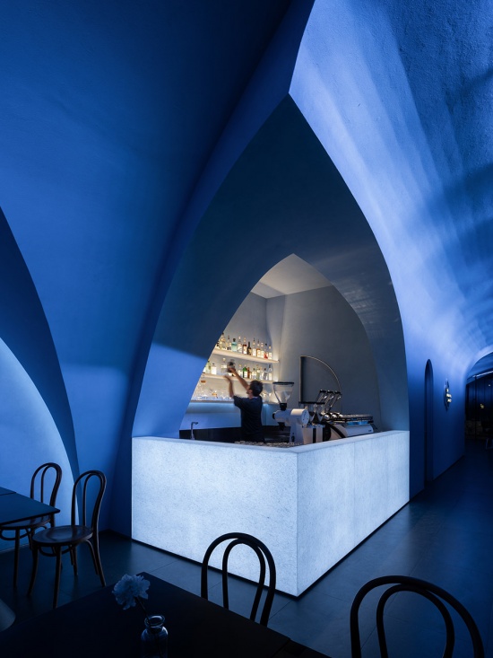 luminous tunnel dos restaurant by mars studio