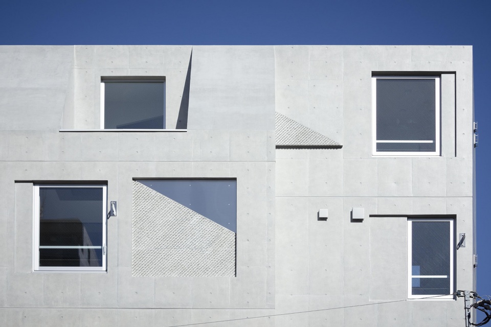SHIN NAKANO trapezoidal by Ryuichi Sasaki Architecture