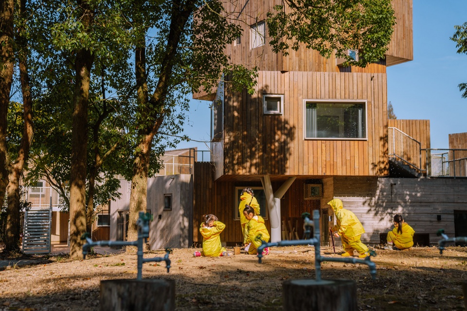 anjiplay kindergarten and international child care center by oli architecture