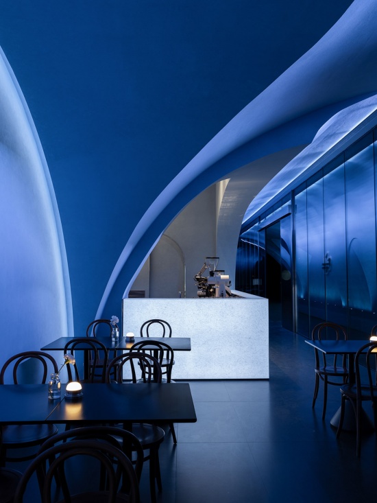 luminous tunnel dos restaurant by mars studio