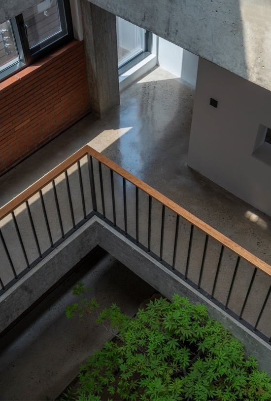 the courtyard house by li wenxi architects