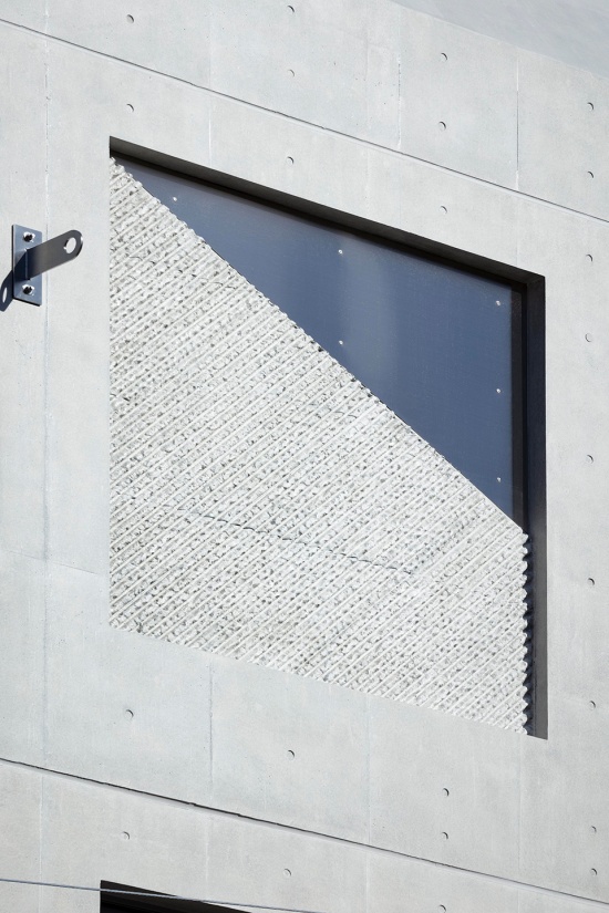 SHIN NAKANO trapezoidal by Ryuichi Sasaki Architecture