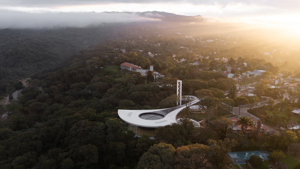 lola mora cultural center by pelli clarke partners