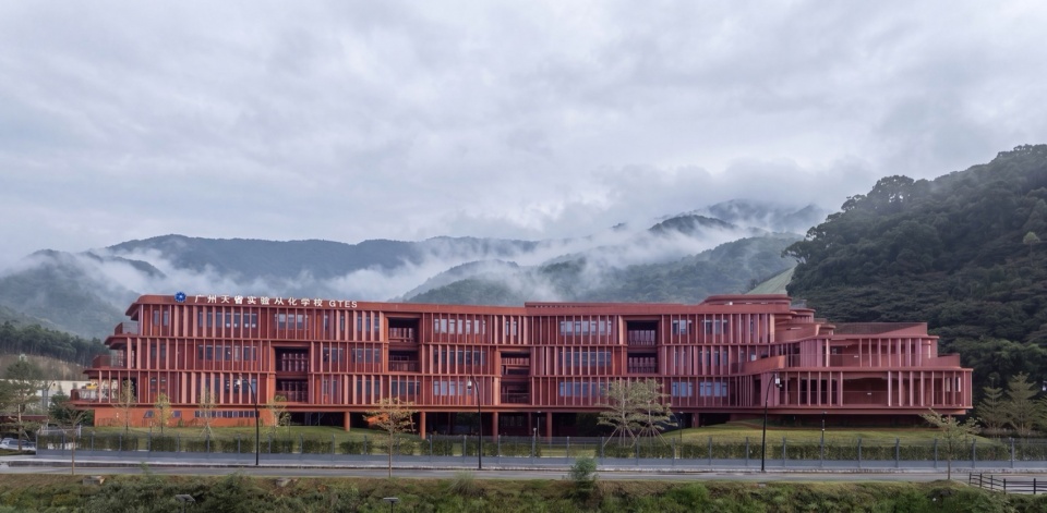 A Floating School Amidst Forests