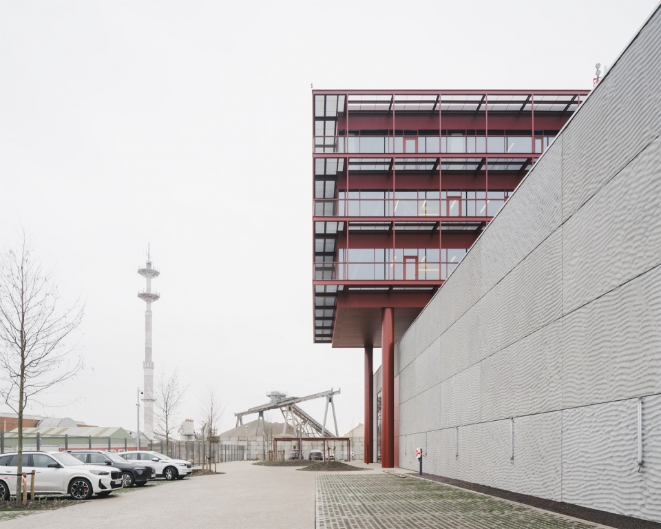 Elia Groups Service Center by OYO Architects