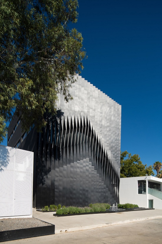 torre negra by jonathan corral arquitectos