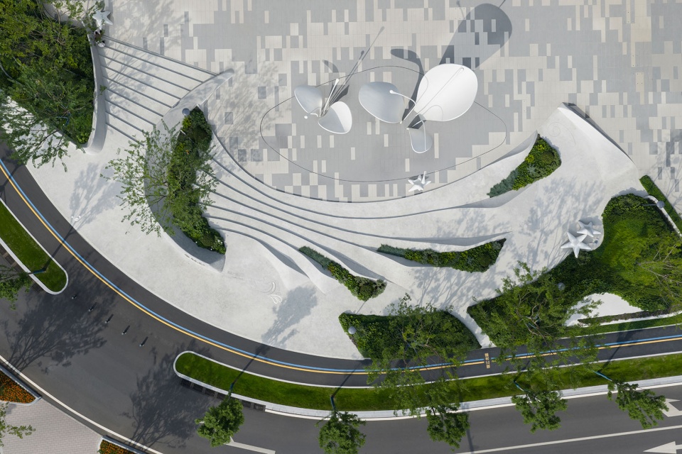 The Splash Plaza Sparked by Urban Energy