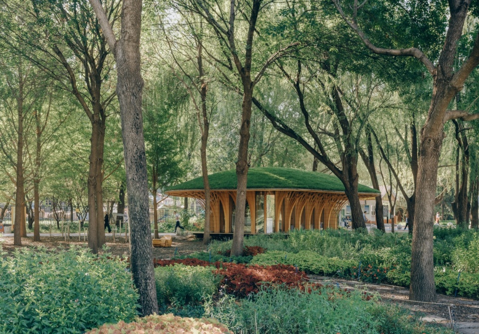 WEST GARDEN FLORIST by LUOstudio