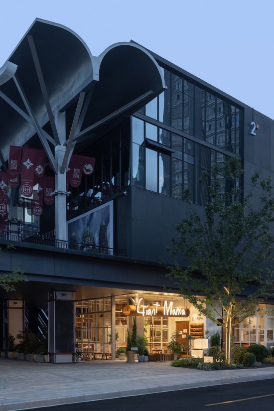 Giant Mama Bixiang Chuxiang Lane by Whatever Design Office