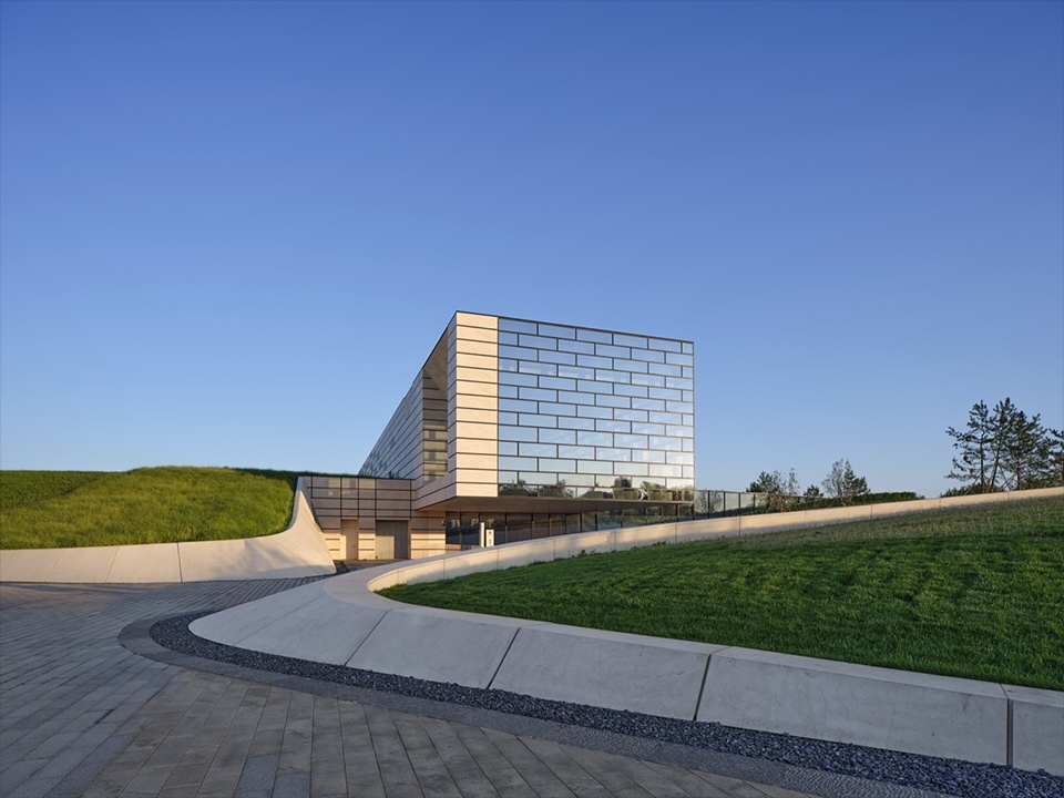 Luxian Ancient City Site Museum by BIAD Li Yinong Studio
