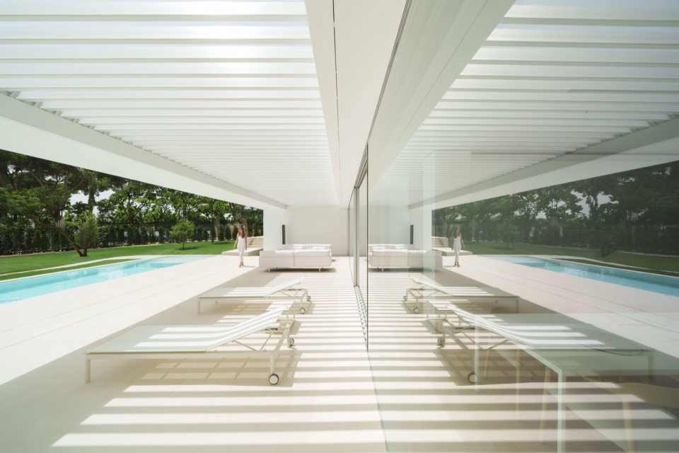 NIU N320 by Fran Silvestre Arquitectos