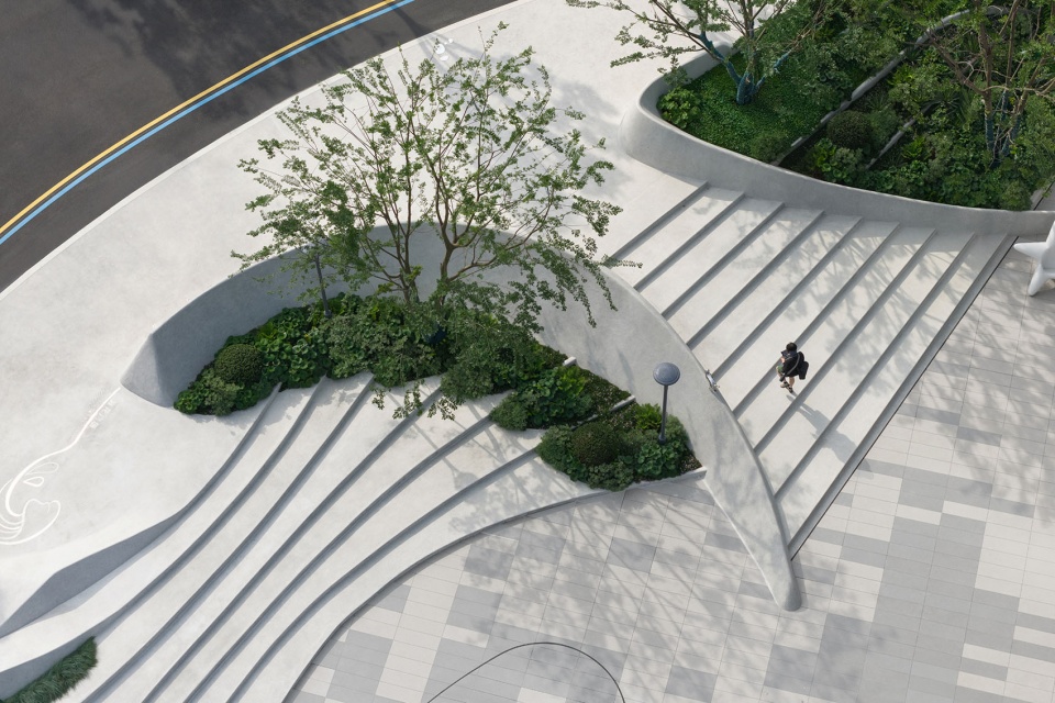 The Splash Plaza Sparked by Urban Energy