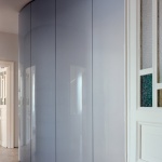 带反光家具的家，意大利 / Set Architects