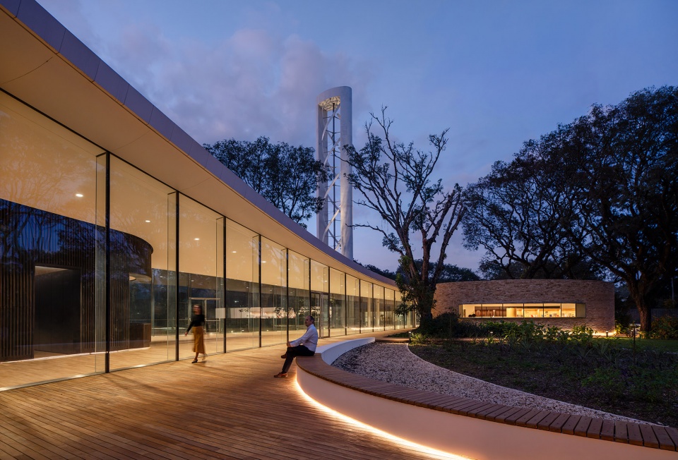 lola mora cultural center by pelli clarke partners