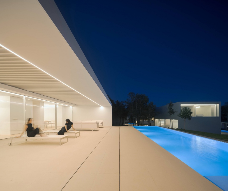 NIU N320 by Fran Silvestre Arquitectos