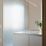 带反光家具的家，意大利 / Set Architects