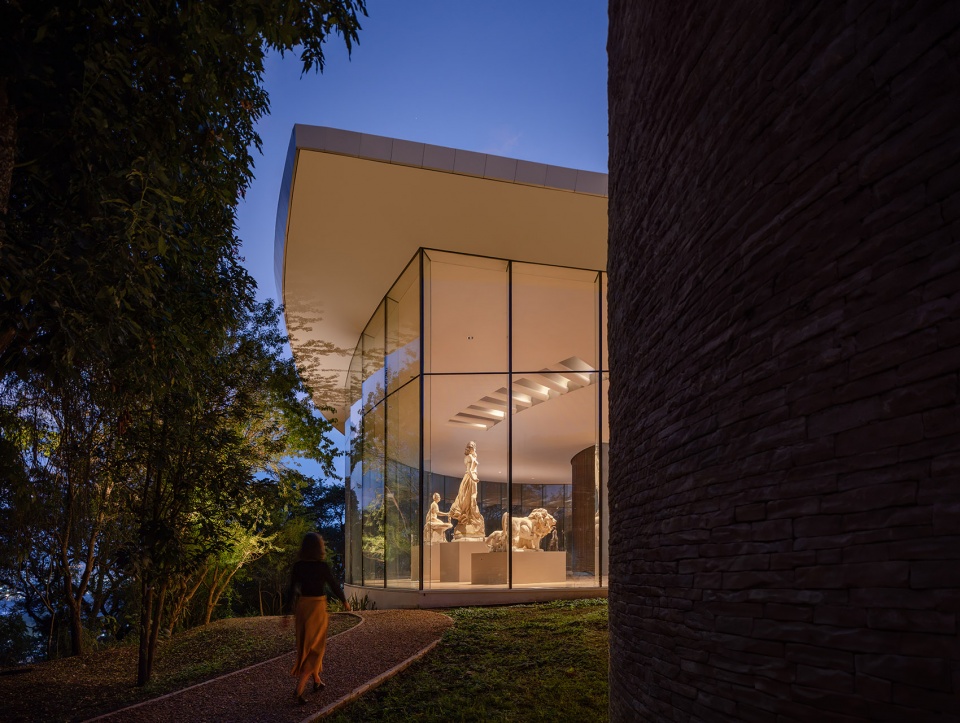 lola mora cultural center by pelli clarke partners
