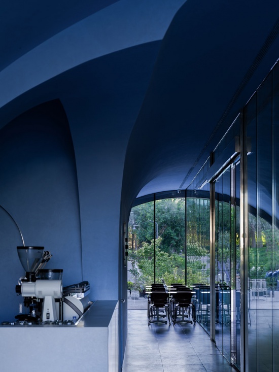 luminous tunnel dos restaurant by mars studio