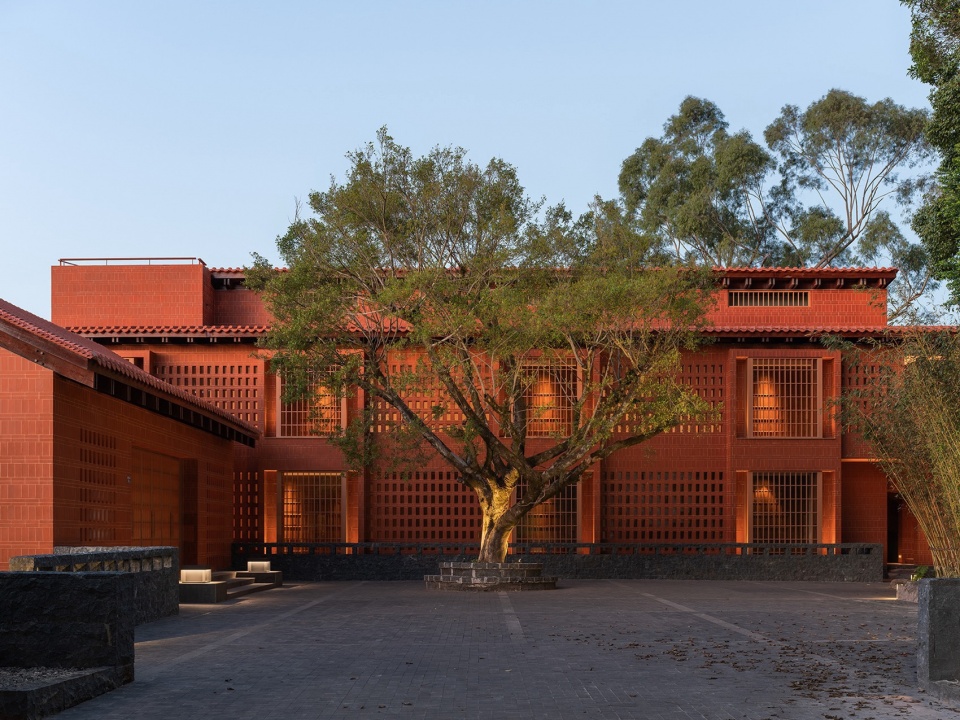 Qing Shui Meditation Retreat Center by Xiamen Pan China RESP Studio