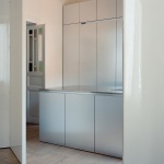 带反光家具的家，意大利 / Set Architects