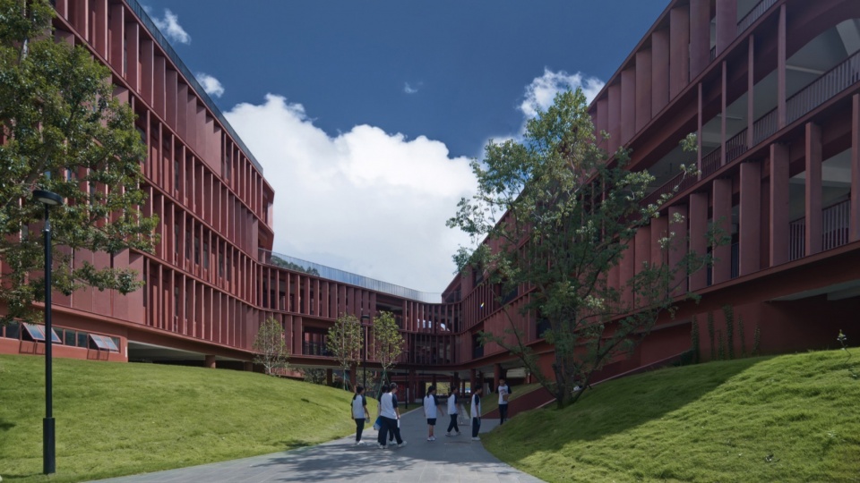 A Floating School Amidst Forests