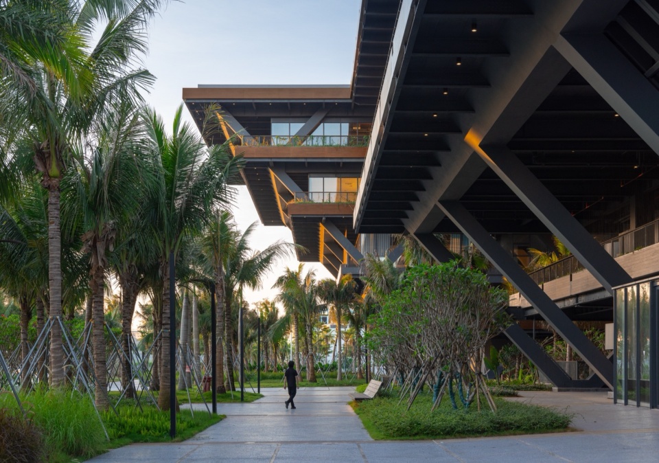 Haikou Workers Activity Center by CADG