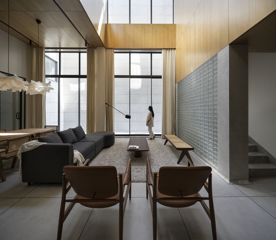House Between Walls by Studio Urban Form Objects