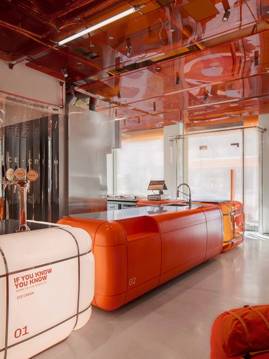 iykyk smashburger by da bureau