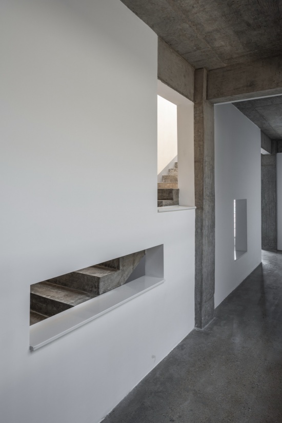 the courtyard house by li wenxi architects