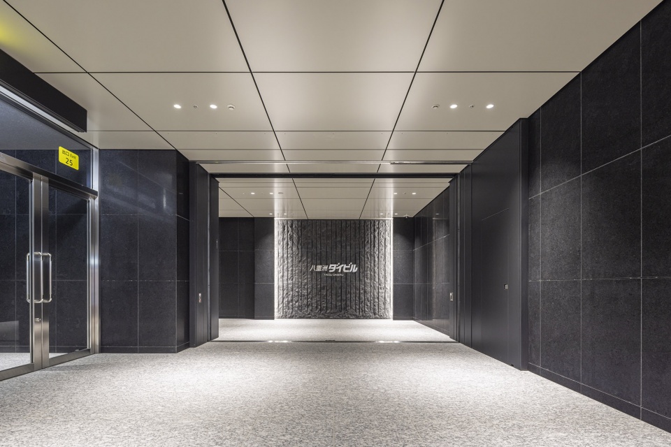 yaesu daibiru building by nikken sekki