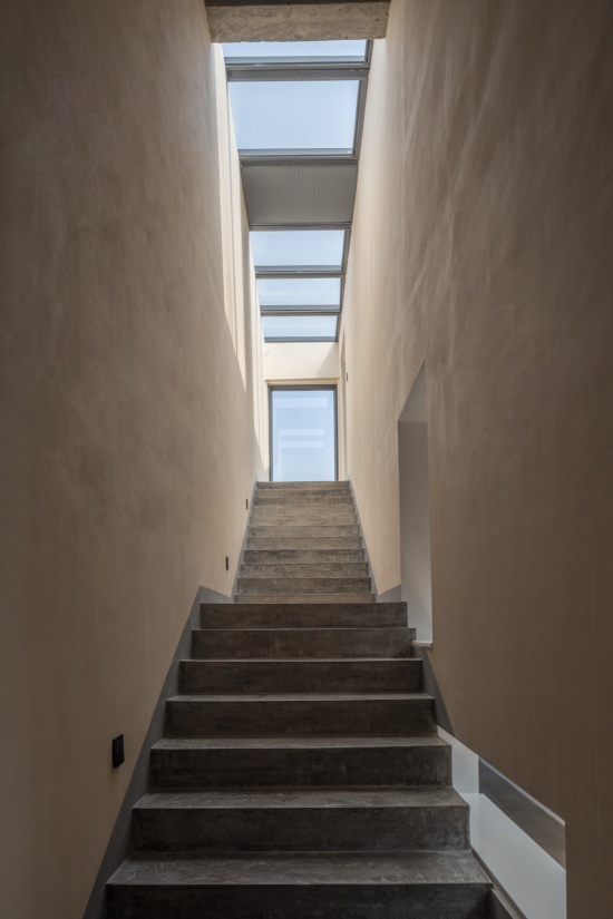 the courtyard house by li wenxi architects