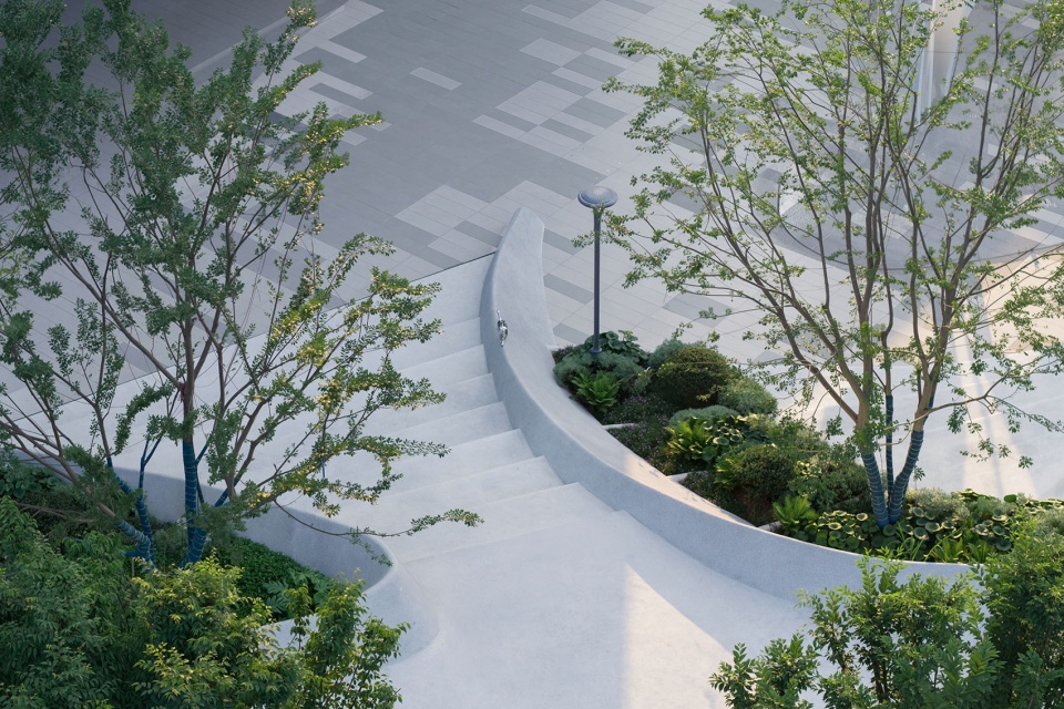 The Splash Plaza Sparked by Urban Energy