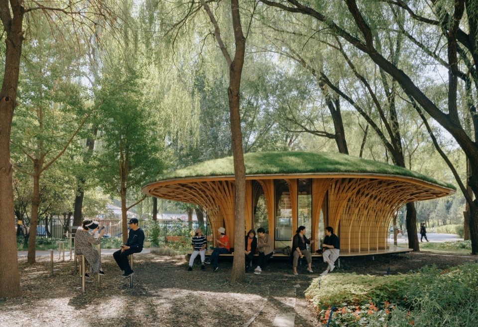 WEST GARDEN FLORIST by LUOstudio