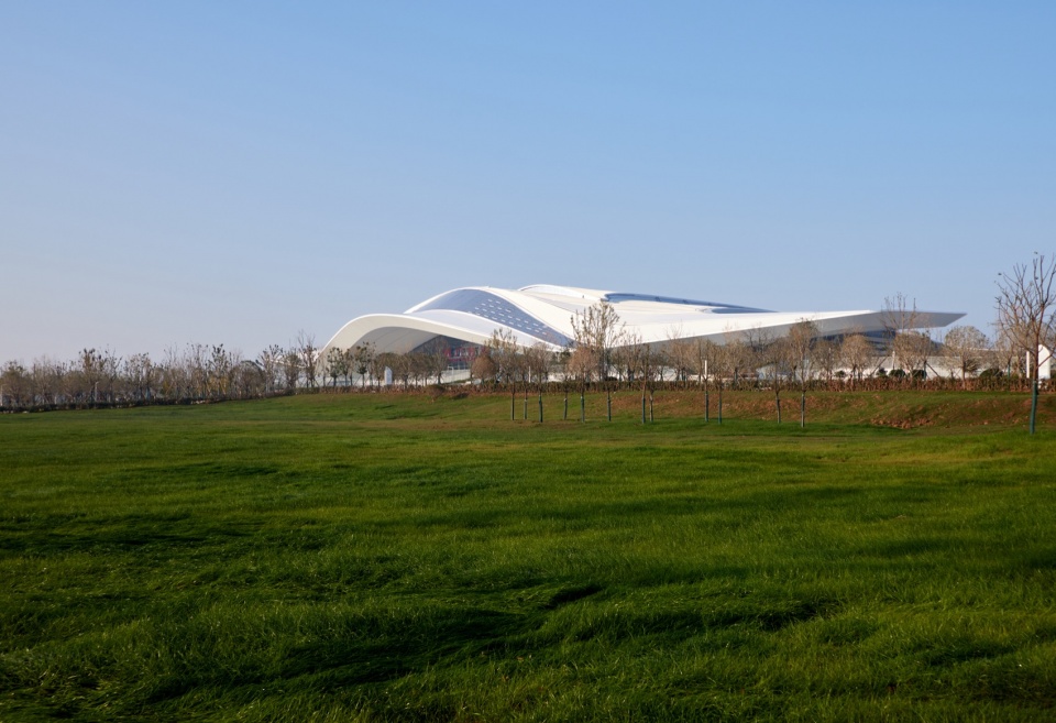jingmen west railway station by citic architectural design research institute co ltd china railway siyuan survey and design group co ltd