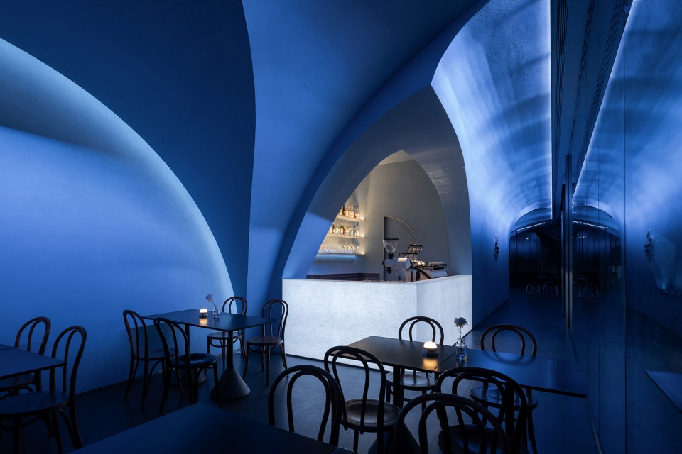 luminous tunnel dos restaurant by mars studio