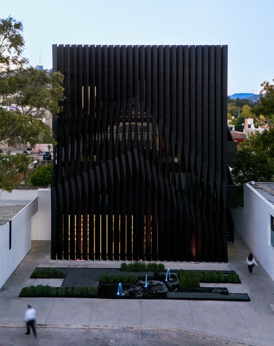 torre negra by jonathan corral arquitectos