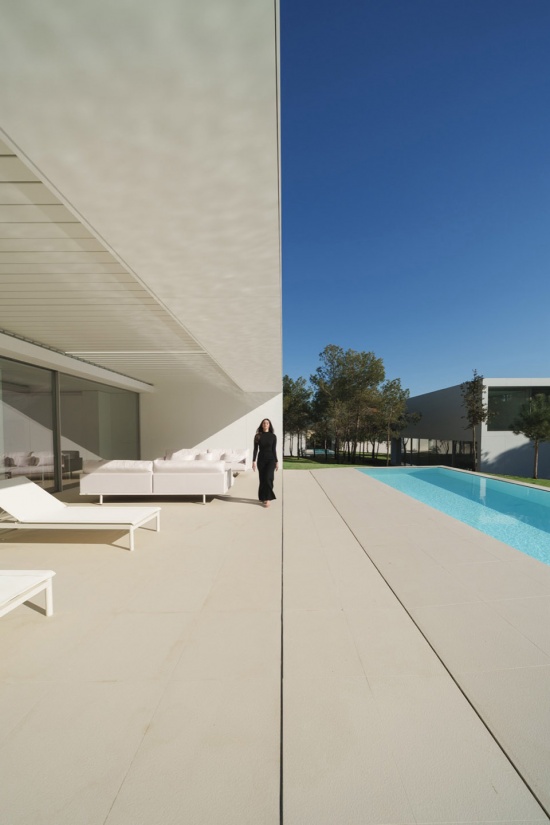 NIU N320 by Fran Silvestre Arquitectos