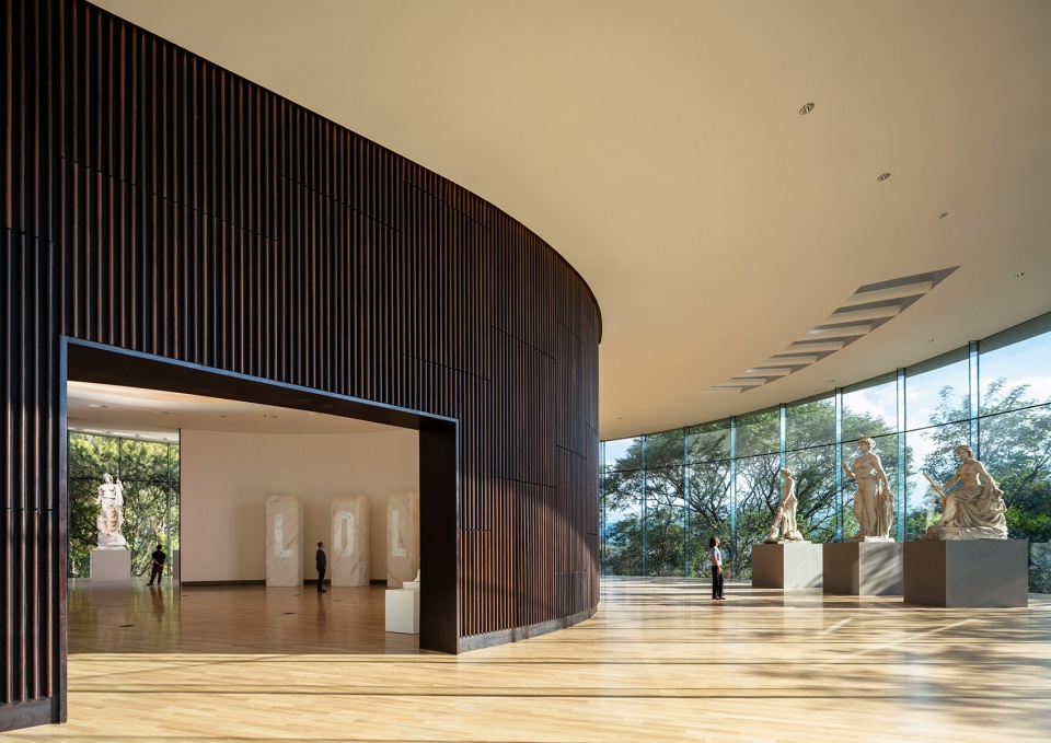 lola mora cultural center by pelli clarke partners