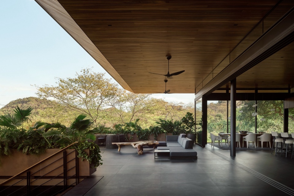 Casa Akiga by Studio Saxe