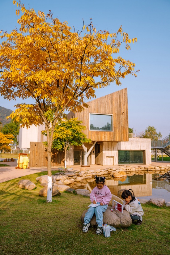 anjiplay kindergarten and international child care center by oli architecture